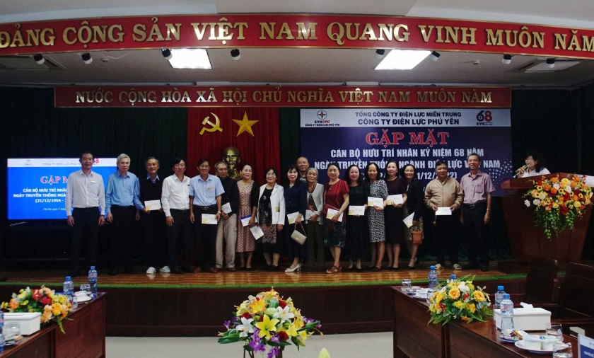 Pc Phú Yên: Tri ân các cán bộ hưu trí nhân kỷ niệm 68 năm ngày Truyền thống ngành điện lực Việt Nam (21/12/1954-21/12/2022) 7