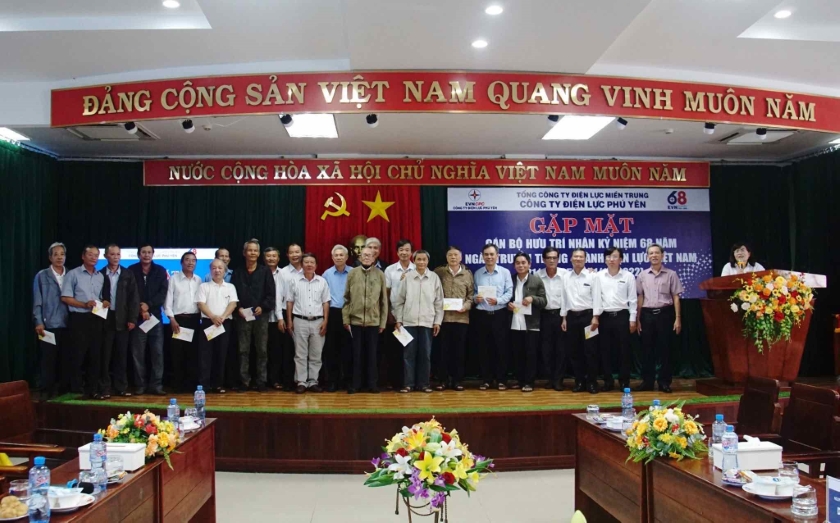 Pc Phú Yên: Tri ân các cán bộ hưu trí nhân kỷ niệm 68 năm ngày Truyền thống ngành điện lực Việt Nam (21/12/1954-21/12/2022) 8