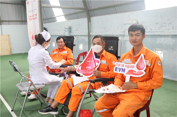 PC Quảng Bình: Hơn 200 Cán bộ, công nhân viên ngành điện hiến máu nhân đạo “Tuần lễ hồng” năm 2022